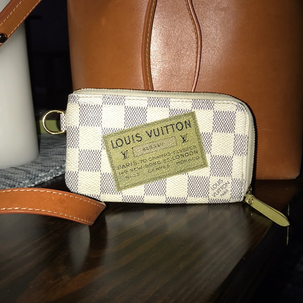 Authentic Louis Vuitton Trunks and Bags Key Cles